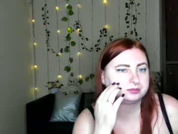 alicia_side_red