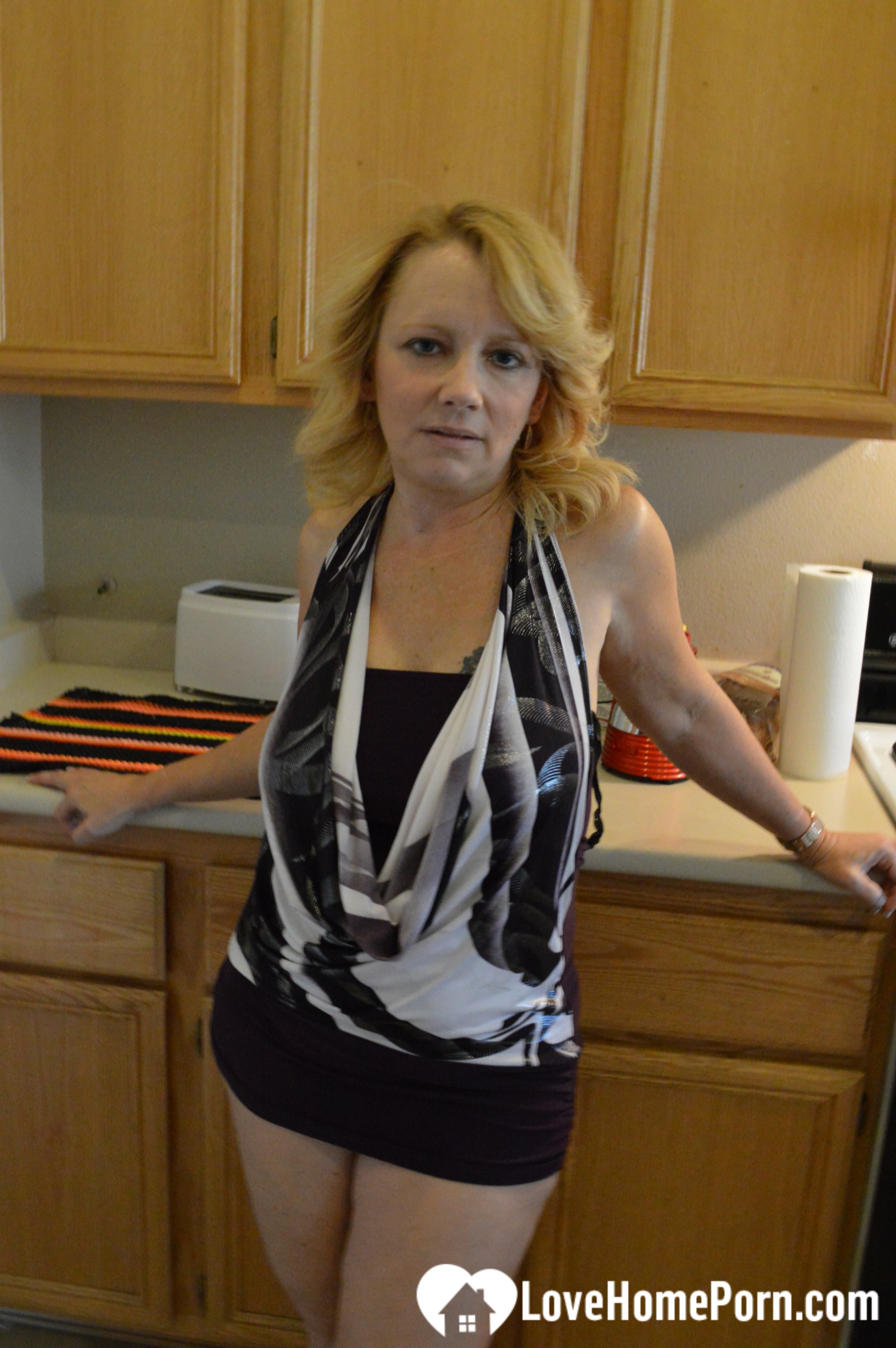 Mature cunt gets fingered until it cums — 41