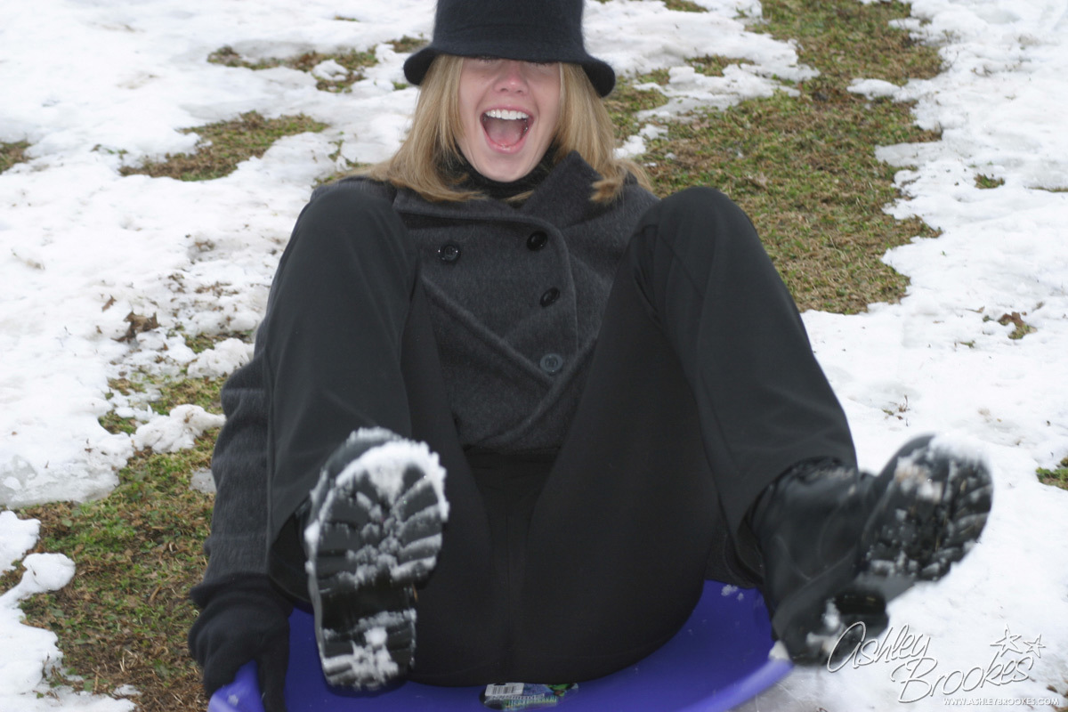 Ashley Brookes - Snow Sled — 7
