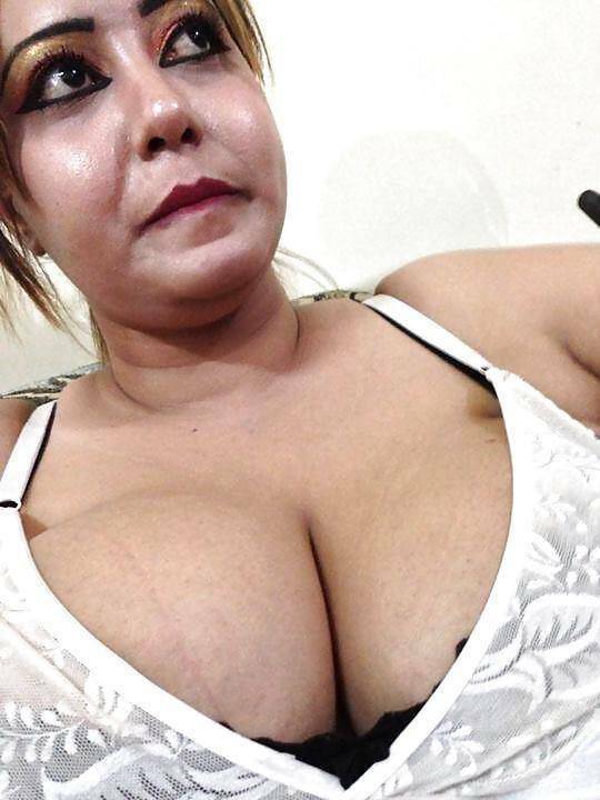 BBW wife from Yemen — 18